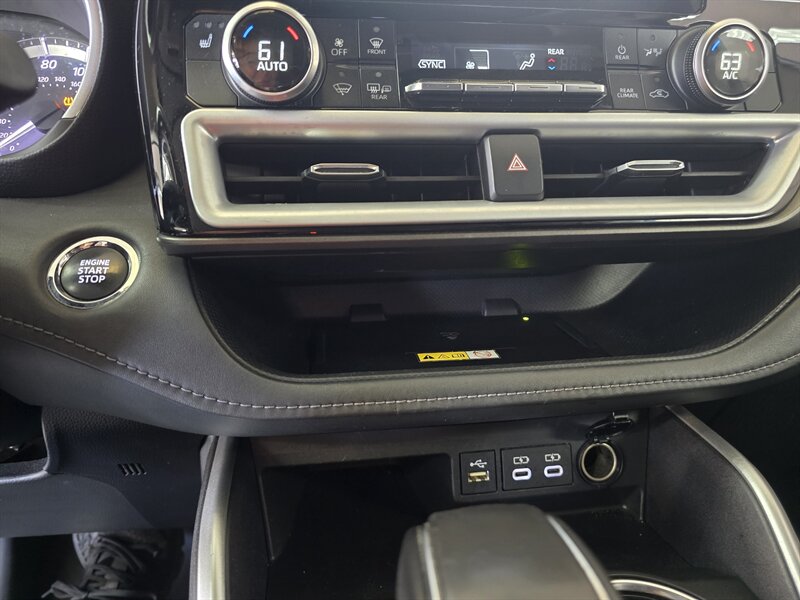 2023 Toyota Highlander XLE 4DR SUV - Photo 31 - Hamilton, OH 45015