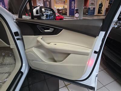 2017 Audi Q7 3.0T quattro Premium Plus SUV AWD - Photo 14 - Hamilton, OH 45015