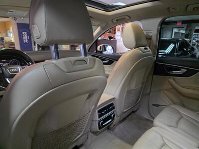 2017 Audi Q7 3.0T quattro Premium Plus SUV AWD - Photo 18 - Hamilton, OH 45015