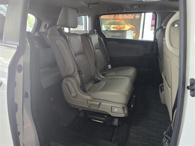 2023 Honda Odyssey Touring 4DR MINI-VAN   - Photo 14 - Hamilton, OH 45015