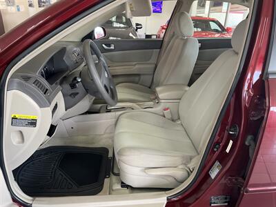 2008 Hyundai SONATA GL   - Photo 9 - Hamilton, OH 45015