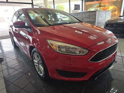 2015 Ford Focus SE 4DR SEDAN   - Photo 3 - Hamilton, OH 45015