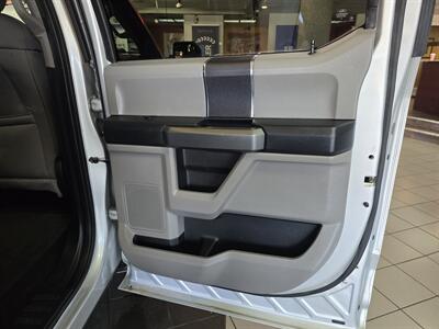 2016 Ford F-150 XLT SUPER CREW - Photo 15 - Hamilton, OH 45015