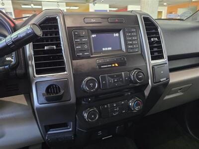 2016 Ford F-150 XLT SUPER CREW - Photo 18 - Hamilton, OH 45015