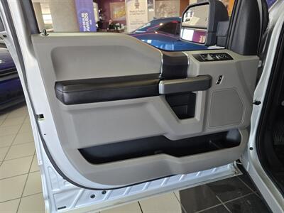 2016 Ford F-150 XLT SUPER CREW - Photo 7 - Hamilton, OH 45015