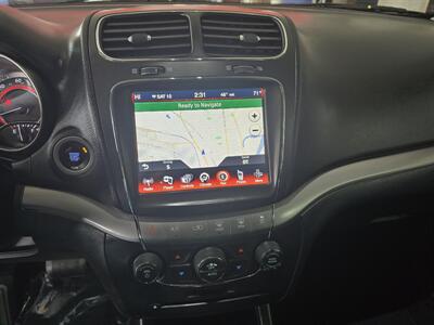 2017 Dodge Journey Crossroad   - Photo 20 - Hamilton, OH 45015