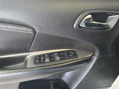 2017 Dodge Journey Crossroad   - Photo 17 - Hamilton, OH 45015