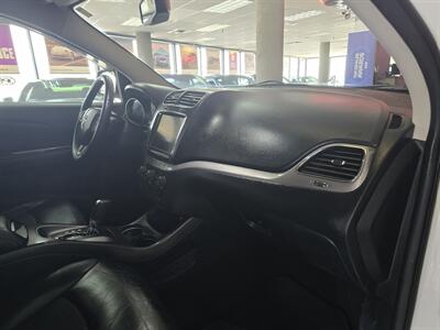 2017 Dodge Journey Crossroad   - Photo 12 - Hamilton, OH 45015