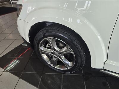 2017 Dodge Journey Crossroad   - Photo 31 - Hamilton, OH 45015