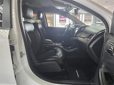 2017 Dodge Journey Crossroad   - Photo 13 - Hamilton, OH 45015