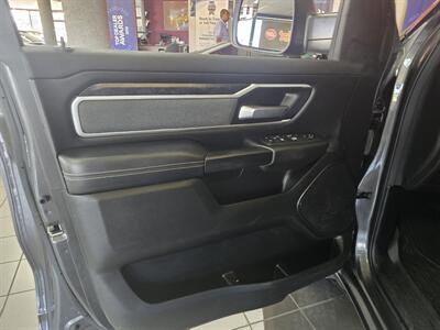 2022 RAM 1500 Big Horn   - Photo 7 - Hamilton, OH 45015