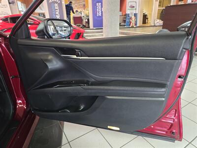 2018 Toyota Camry XLE V6 4DR SEDAN   - Photo 13 - Hamilton, OH 45015