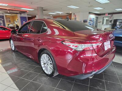 2018 Toyota Camry XLE V6 4DR SEDAN   - Photo 7 - Hamilton, OH 45015