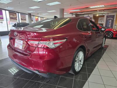 2018 Toyota Camry XLE V6 4DR SEDAN   - Photo 4 - Hamilton, OH 45015