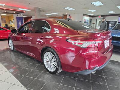 2018 Toyota Camry XLE V6 4DR SEDAN   - Photo 6 - Hamilton, OH 45015