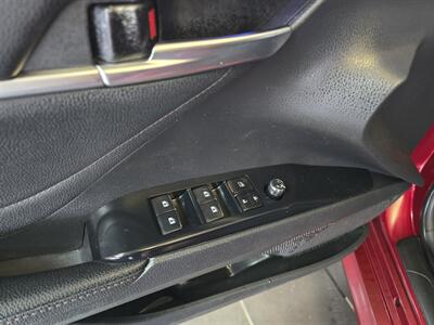 2018 Toyota Camry XLE V6 4DR SEDAN   - Photo 18 - Hamilton, OH 45015