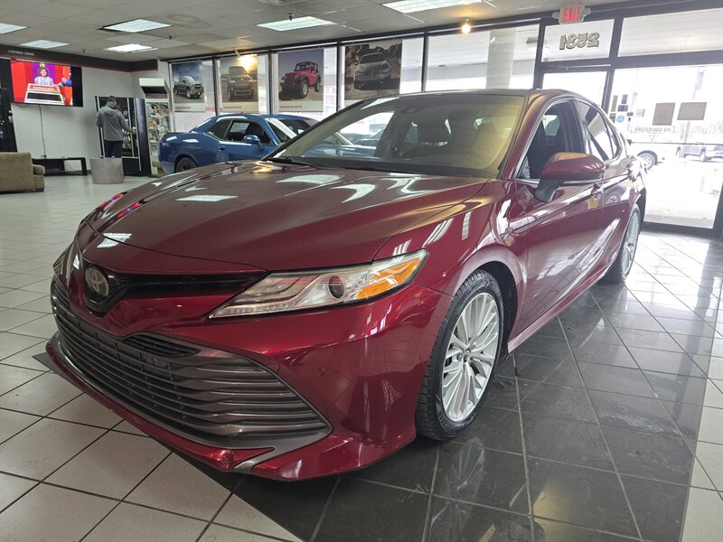 2018 Toyota Camry XLE V6 4DR SEDAN   - Photo 1 - Hamilton, OH 45015