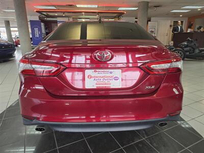 2018 Toyota Camry XLE V6 4DR SEDAN   - Photo 5 - Hamilton, OH 45015
