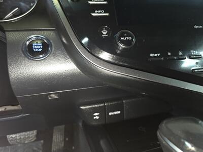 2018 Toyota Camry XLE V6 4DR SEDAN   - Photo 21 - Hamilton, OH 45015