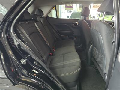 2023 Hyundai VENUE SEL   - Photo 16 - Hamilton, OH 45015