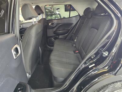 2023 Hyundai VENUE SEL   - Photo 11 - Hamilton, OH 45015