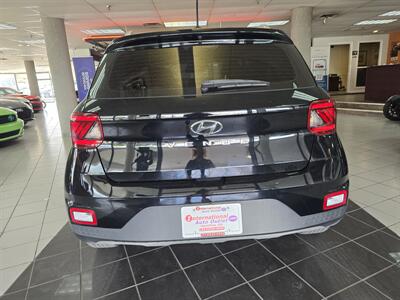 2023 Hyundai VENUE SEL   - Photo 5 - Hamilton, OH 45015