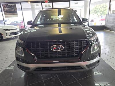 2023 Hyundai VENUE SEL   - Photo 2 - Hamilton, OH 45015