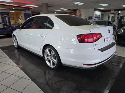 2017 Volkswagen Jetta 2.0T GLI 4DR SEDAN/MANUAL - Photo 6 - Hamilton, OH 45015