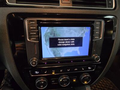 2017 Volkswagen Jetta 2.0T GLI 4DR SEDAN/MANUAL - Photo 24 - Hamilton, OH 45015
