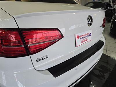 2017 Volkswagen Jetta 2.0T GLI 4DR SEDAN/MANUAL - Photo 30 - Hamilton, OH 45015