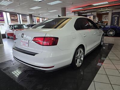2017 Volkswagen Jetta 2.0T GLI 4DR SEDAN/MANUAL - Photo 4 - Hamilton, OH 45015