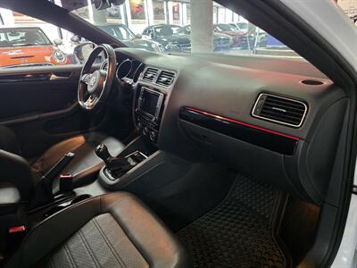 2017 Volkswagen Jetta 2.0T GLI 4DR SEDAN/MANUAL - Photo 13 - Hamilton, OH 45015