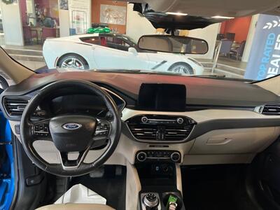 2020 Ford Escape SEL   - Photo 11 - Hamilton, OH 45015