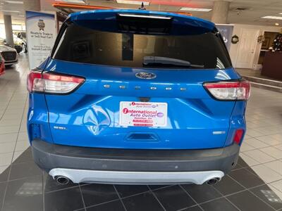 2020 Ford Escape SEL   - Photo 4 - Hamilton, OH 45015