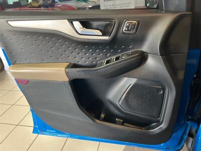 2020 Ford Escape SEL   - Photo 19 - Hamilton, OH 45015