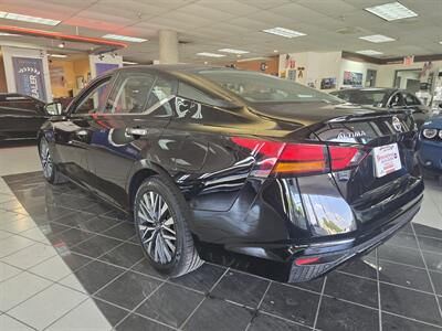 2023 Nissan Altima 2.5 SV 4DR SEDAN   - Photo 6 - Hamilton, OH 45015