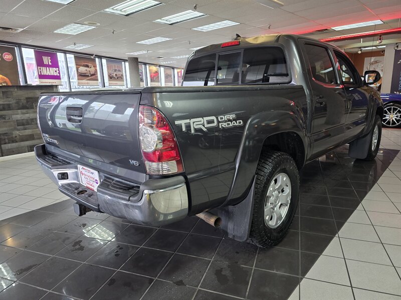 2015 Toyota Tacoma V6 - Photo 4 - Hamilton, OH 45015