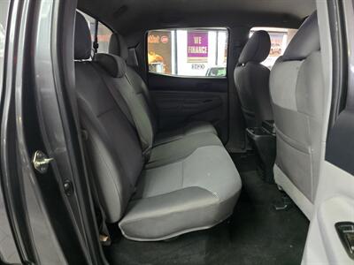 2015 Toyota Tacoma V6 - Photo 16 - Hamilton, OH 45015