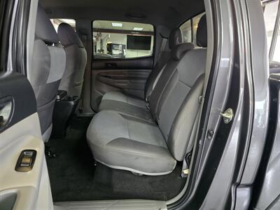 2015 Toyota Tacoma V6 - Photo 11 - Hamilton, OH 45015
