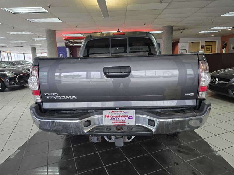 2015 Toyota Tacoma V6 - Photo 5 - Hamilton, OH 45015