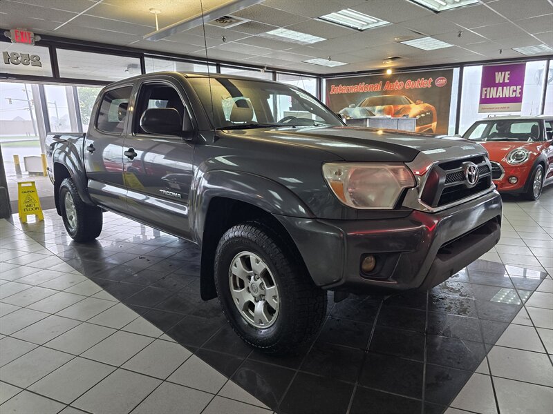 2015 Toyota Tacoma V6 - Photo 3 - Hamilton, OH 45015