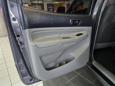 2015 Toyota Tacoma V6 - Photo 10 - Hamilton, OH 45015