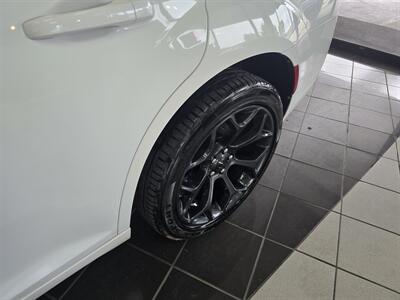 2019 Chrysler 300 Series Touring 4DR SEDAN AWD - Photo 34 - Hamilton, OH 45015