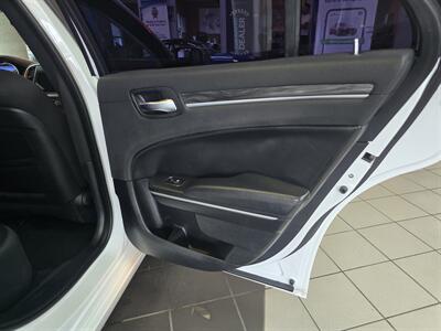 2019 Chrysler 300 Series Touring 4DR SEDAN AWD - Photo 17 - Hamilton, OH 45015