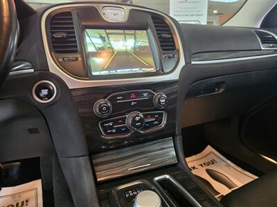 2019 Chrysler 300 Series Touring 4DR SEDAN AWD - Photo 23 - Hamilton, OH 45015