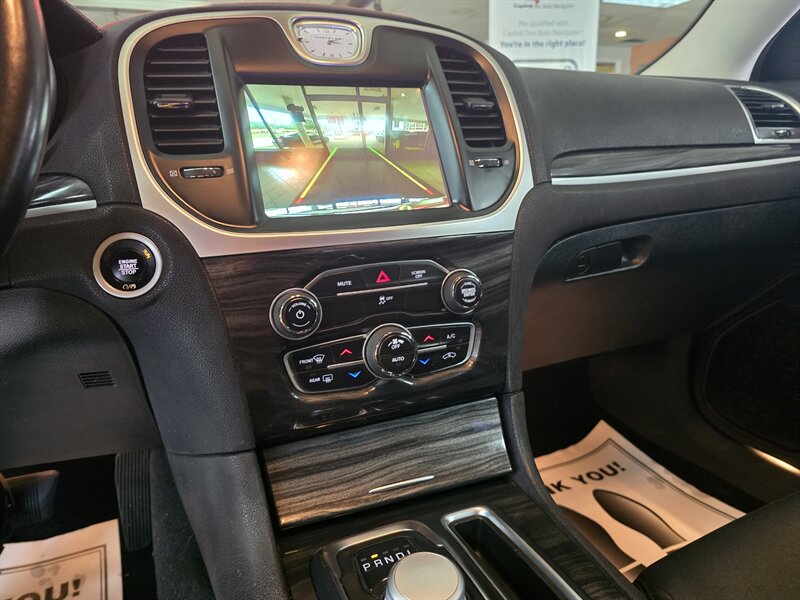 2019 Chrysler 300 Series Touring 4DR SEDAN AWD - Photo 23 - Hamilton, OH 45015