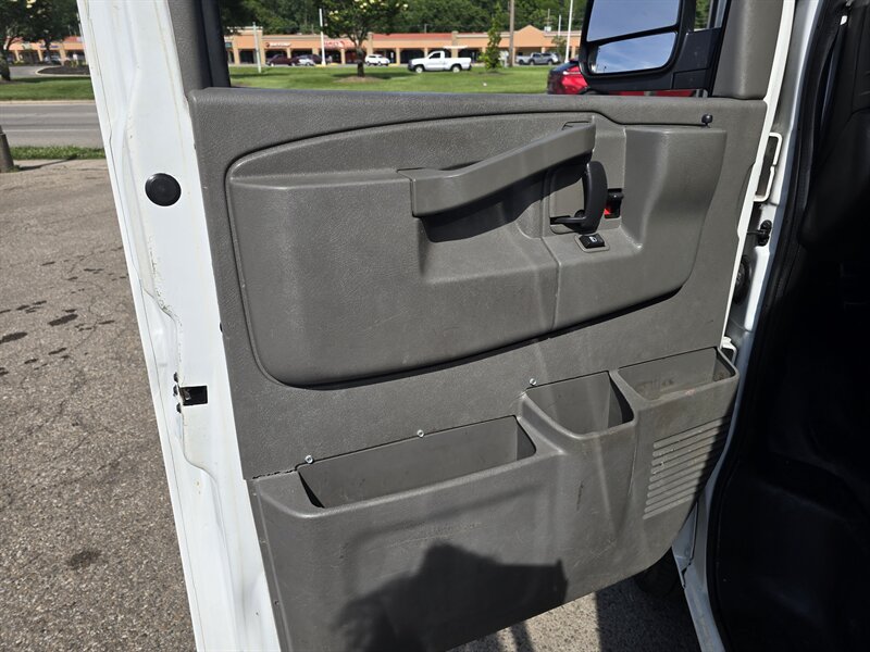 2019 Chevrolet Express 2500 3DR CARGO VAN /V6 - Photo 7 - Hamilton, OH 45015