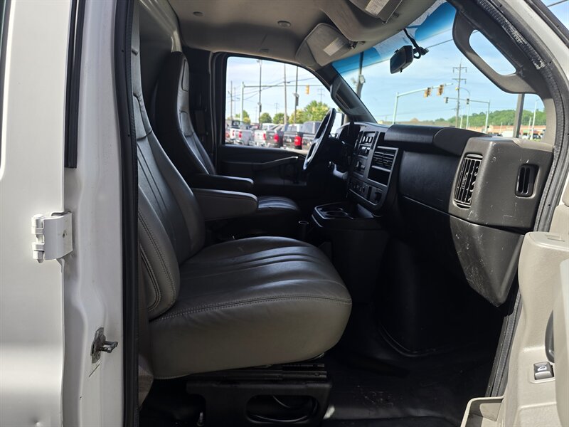 2019 Chevrolet Express 2500 3DR CARGO VAN /V6 - Photo 11 - Hamilton, OH 45015