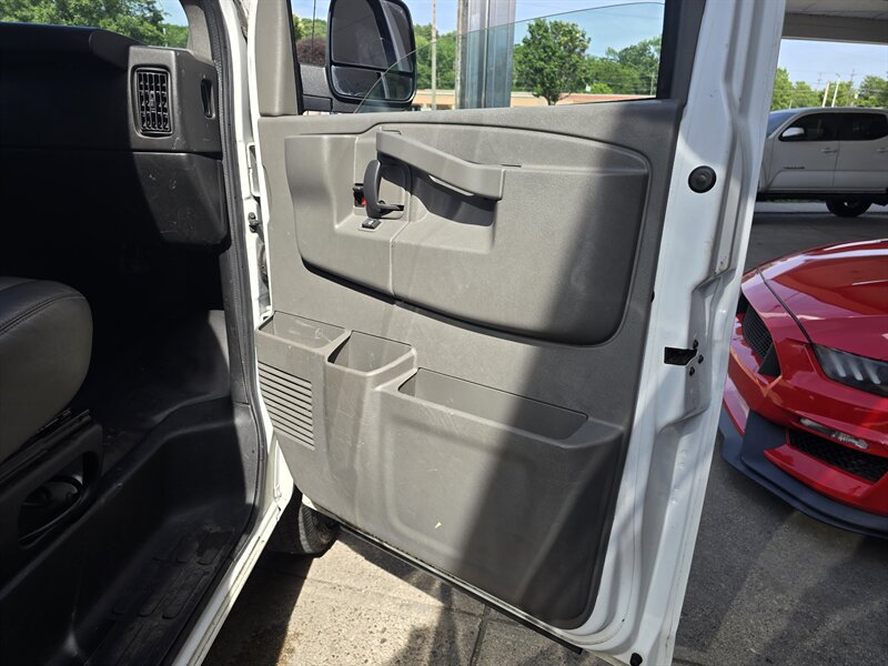 2019 Chevrolet Express 2500 3DR CARGO VAN /V6 - Photo 10 - Hamilton, OH 45015