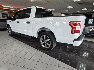 2018 Ford F-150 XLT SUPER CREW 4X4 - Photo 6 - Hamilton, OH 45015